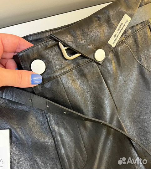 Шорты экокожа черные 38