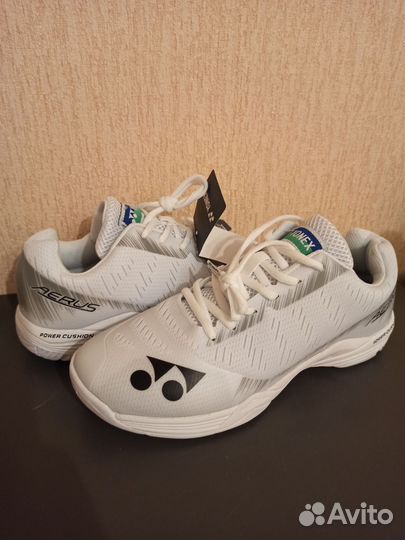 Кроссовки мужские 42 размер новые