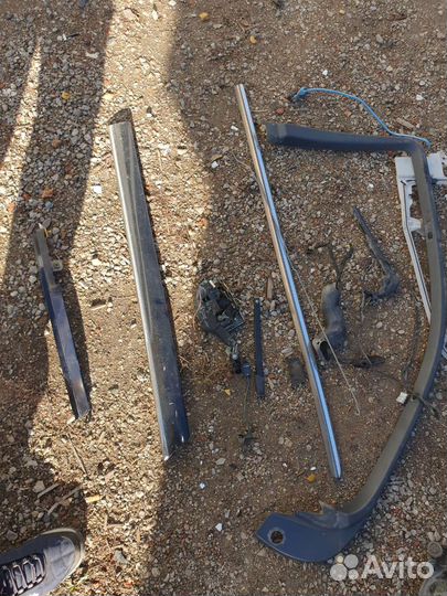 Задний правый замок двери на мерседес 220