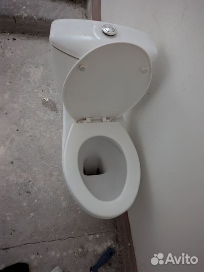 Унитаз с бачком бу Полный комплект