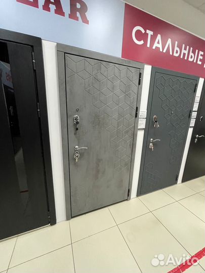 Металлические двери с зеркалом