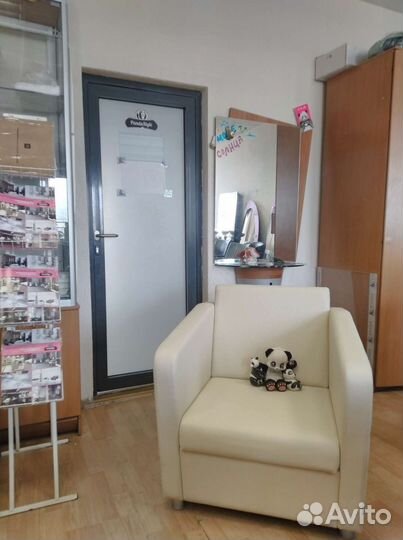 Кресло в холл для салона красот