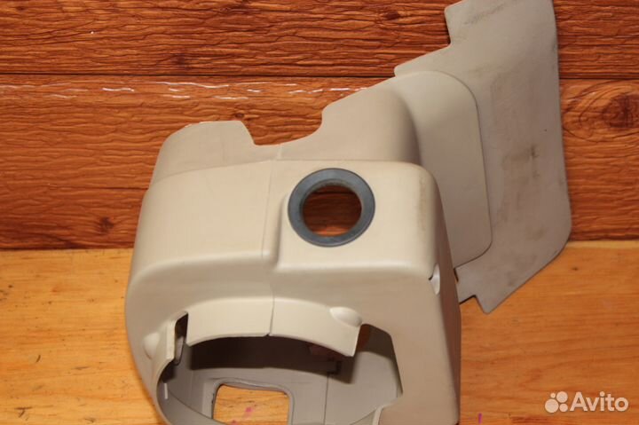 Кожух под рулевой на Lincoln Navigator 2 2005г