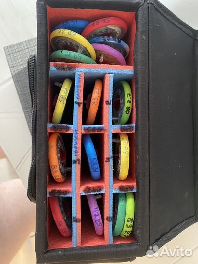 Комплект оснащенных спортивных удочек