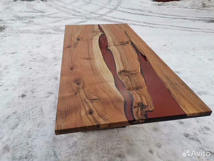 Обеденный стол