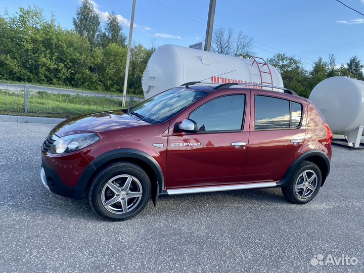 Renault Sandero Stepway 1.6 AT, 2012, 126 000 км