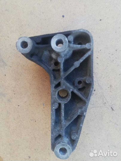 Опора кпп Opel Astra H 2004-2010