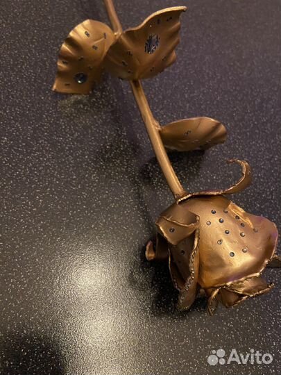 Кованая роза со стразами swarovski сваровски