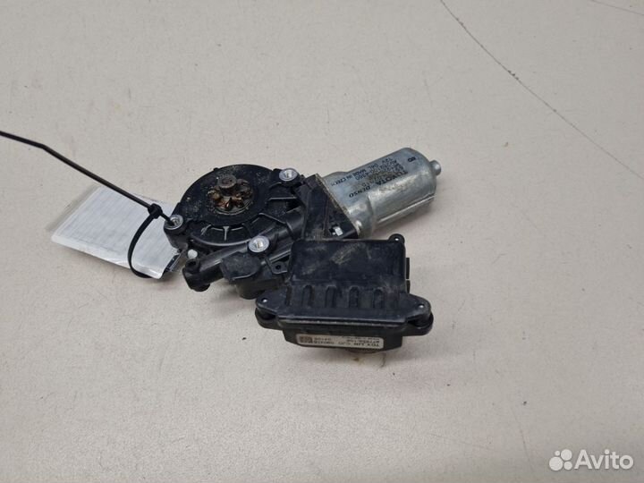 Моторчик стеклоподъёмника передний правый Toyota Avensis T27 2008-2018