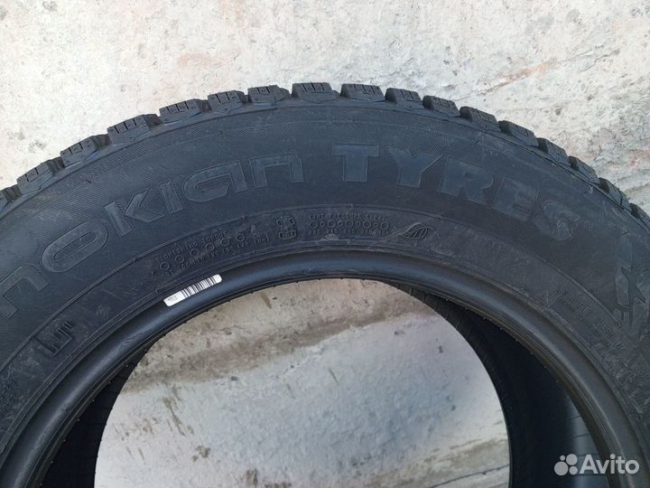 Nokian Tyres Hakkapeliitta 9 215/60 R16 99T