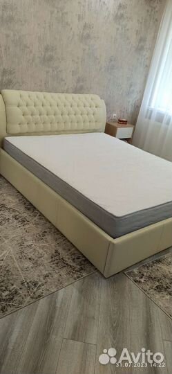 Кровать двухспальная с матрасом бу 160 200