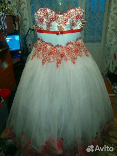 Свадебное платье(новое)