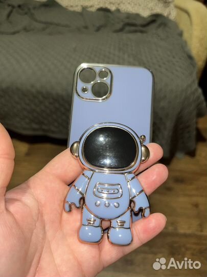 Чехол на iPhone 13