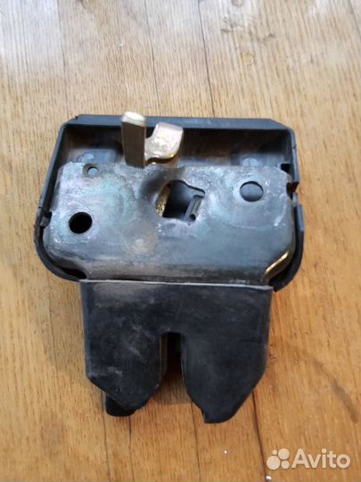 Замок багажника nissan sanny FB15, QG15DE