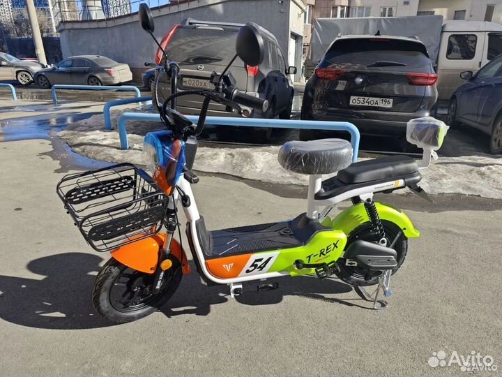 Электроскутер 600вт для курьера электровелосипед