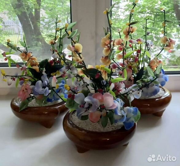 Стеклянные цветы в горшке