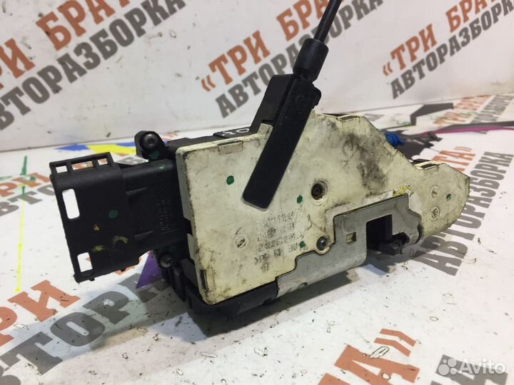 Ситроен С4 Пикассо Замок передней двери Прав