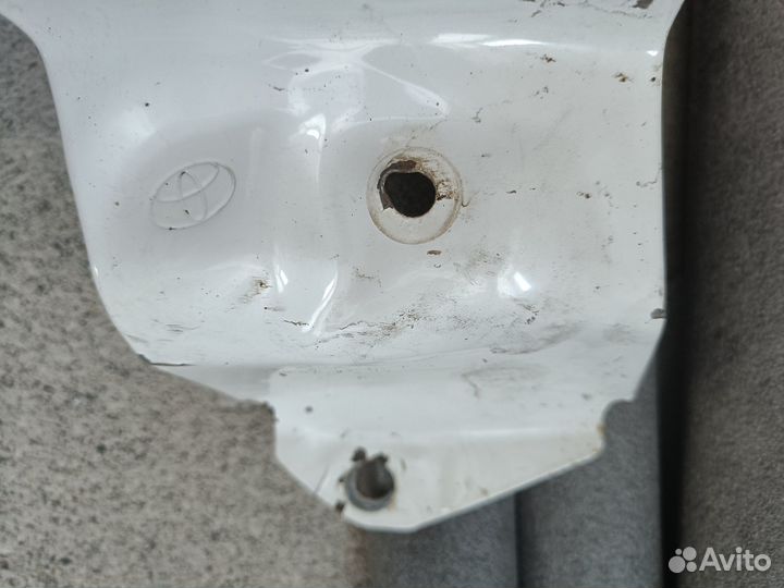 Крыло переднее левое Toyota Land Cruiser Prado