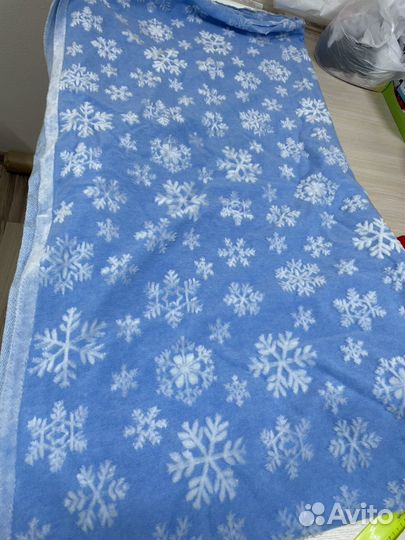 Два новогодних отреза ткани, искусственный мех