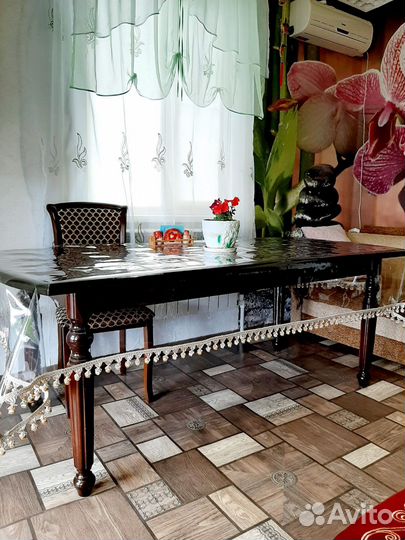 Кухонный стол и стулья