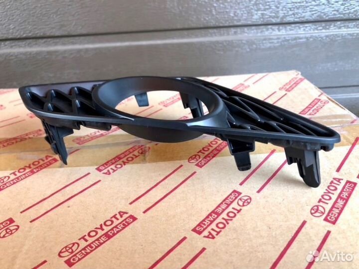 Рамка птф передняя правая Lexus Gs 2012-2015