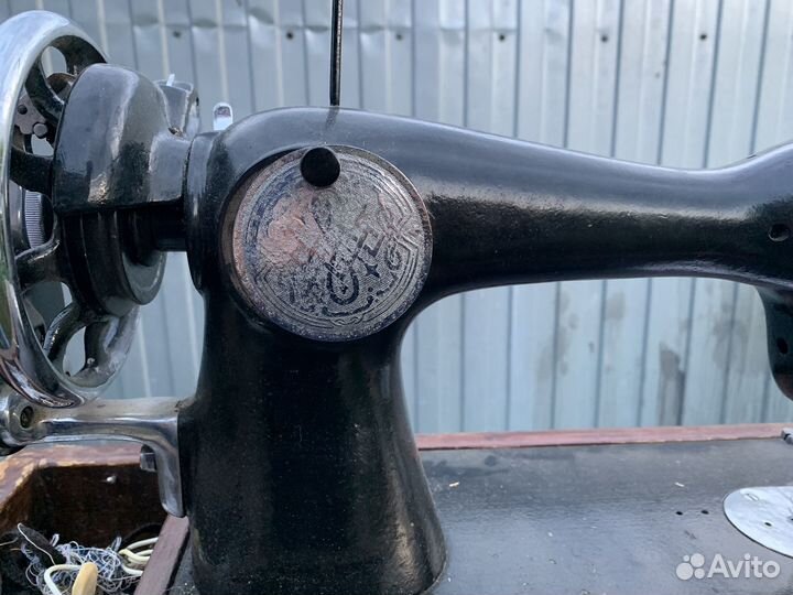 Швейная машинка зингер