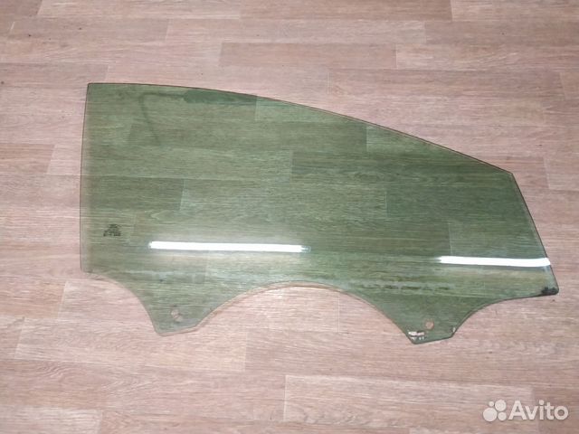 Стекло двери передней правой Ford Focus III