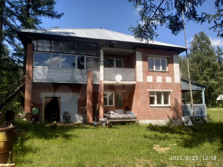 Коттедж 196 м² на участке 16,8 сот.