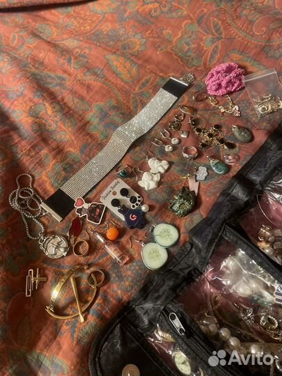 Косметичка с украшениями одним лотом