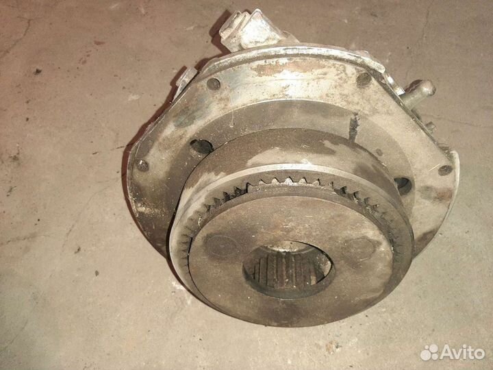 Делитель кпп Рено. Насос гидравлический. Редуктор