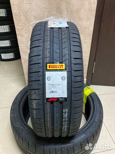 Pirelli P Zero PZ4 255/40 R22 103V