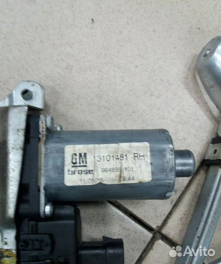 Стеклоподъемник правой двери Opel Astra H