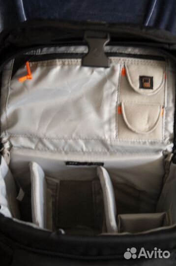 Плечевая сумка Lowepro Nova 180 AW