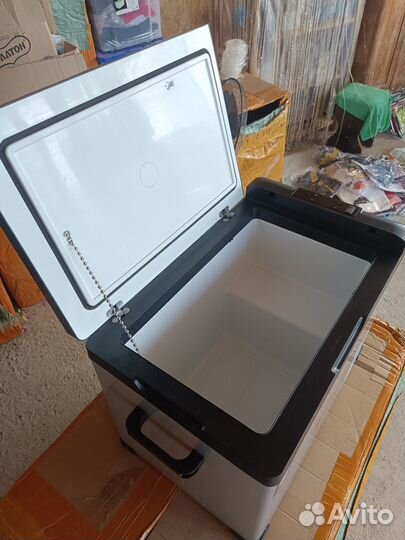 Автомобильный холодильник компрессорный