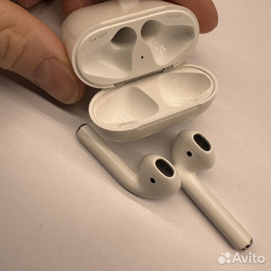AirPods 1 (оригинал, б/у)