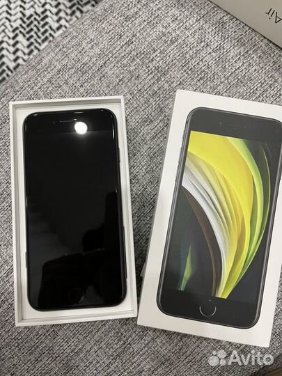 iPhone SE, 32 ГБ