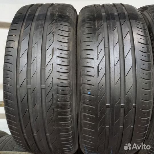 Bridgestone Turanza T001 215/50 R17