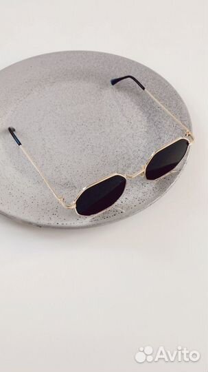 Солнцезащитные очки как в Stradivarius