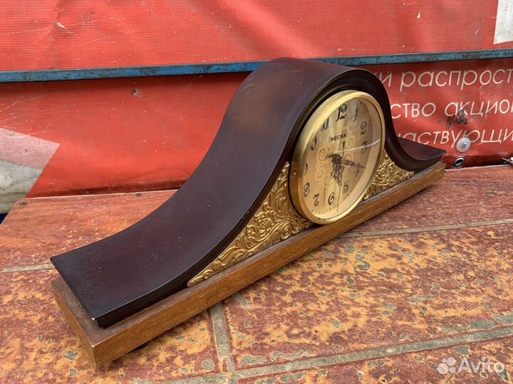 Часы настольные СССР кварцевые Весна