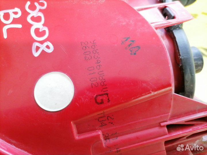 Фонарь задний левый внешний Peugeot 3008 2010-2016