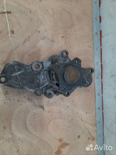 Насос водяной (помпа) KL Мазда Милления TA5P