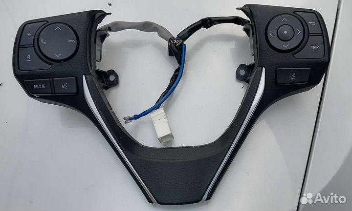 Панель Toyota Corolla 180/Auris II + кнопки руля