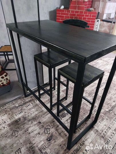Барный стол и стулья