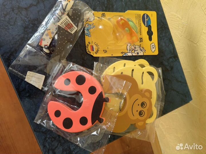 Пеленки, бутылочки, погремушки и др пакетом