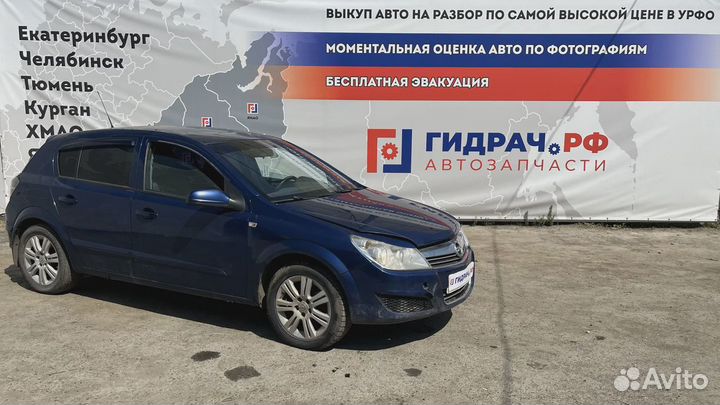 Решетка вентиляционная Opel Astra (H) 09177224