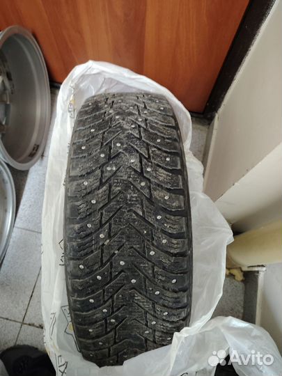 Nokian Tyres Hakkapeliitta 8 SUV 215/65 R17 103T