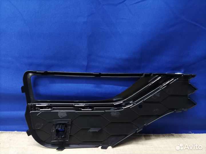 Окантовка птф левая Volkswagen Amarok 2 на 2010