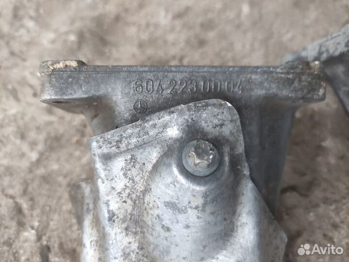 Кронштейны двигателя Mercedes-Benz W210