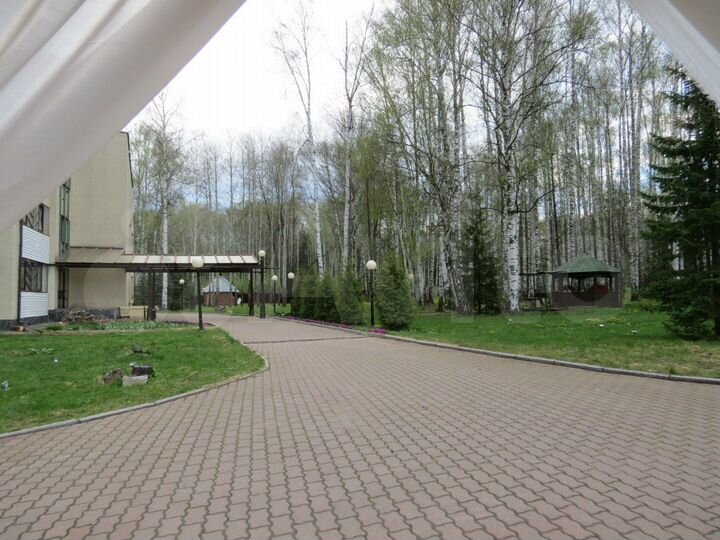 Гостиница, 586.7 м²