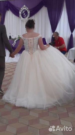 Платье свадебное